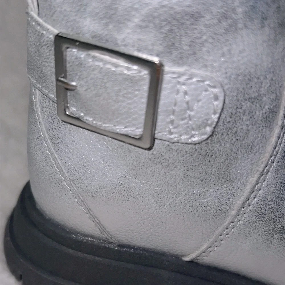 OshKosh B'gosh Silver Kids Boots‎